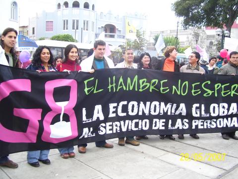 Marcha G8 Peru 28 De Mayo 1 Foto De Paul Maquet Foto G8 Peru Images Media International Tribunal On Evictions