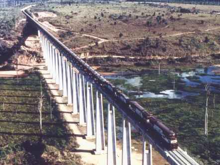 Treno che trasporta ferro, Piquià - Maranhão.
